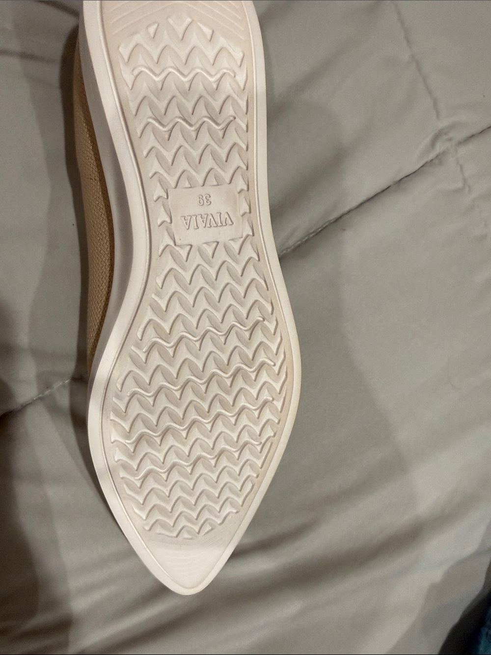 VIVAIA Women's Pointed Knit Flats — Beige - Picture 4 of 5
